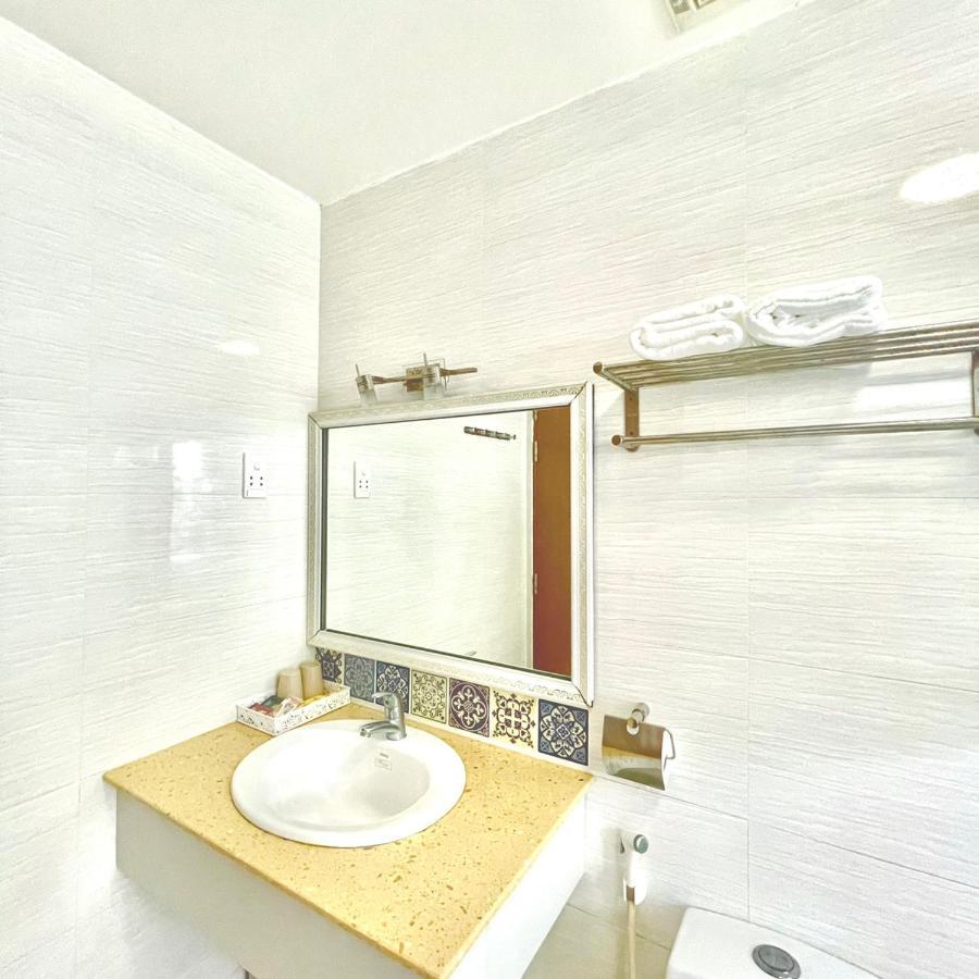 Mai Vang Hotel Ho Chi Minh City Exterior photo
